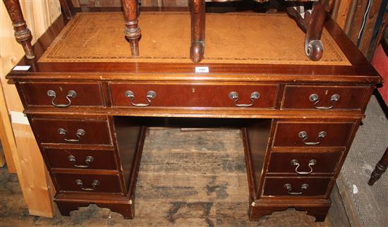 Mahogany pedestal desk